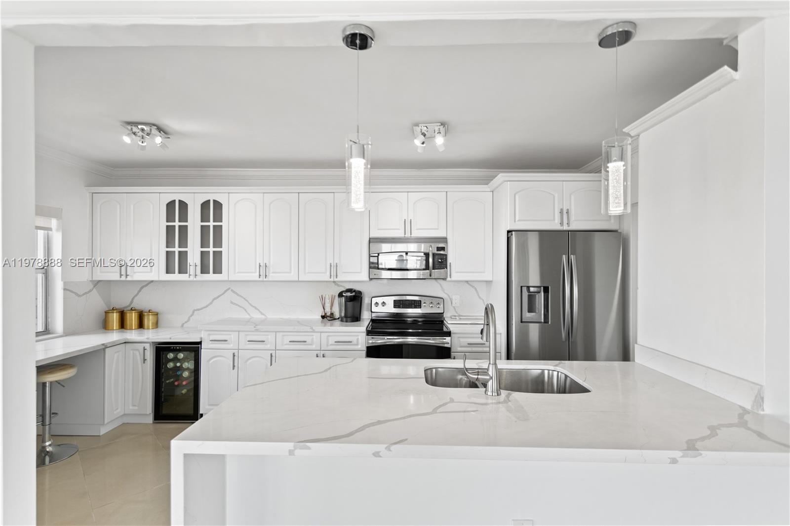 HILLCREST EAST NO 27 COND - Residential