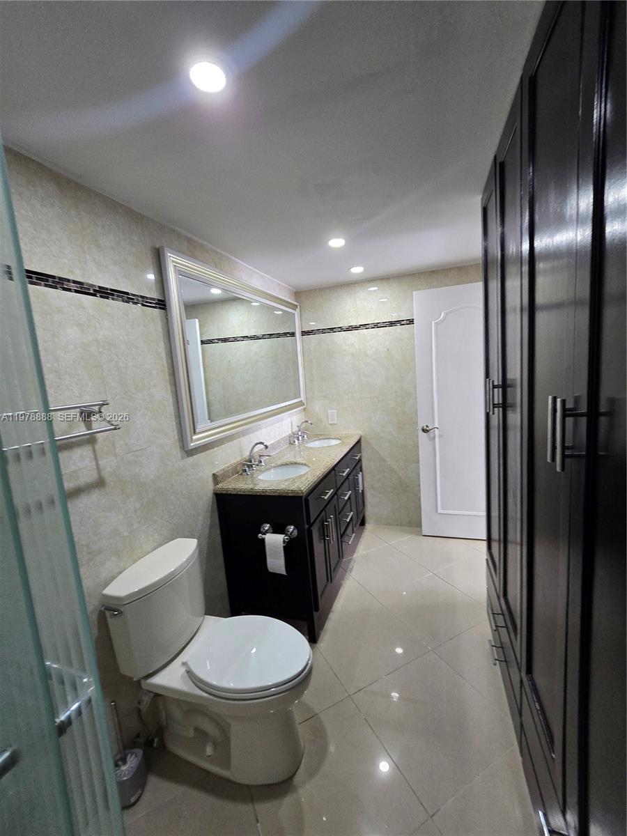 HILLCREST EAST NO 27 COND - Residential