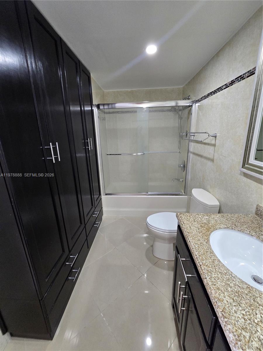 HILLCREST EAST NO 27 COND - Residential