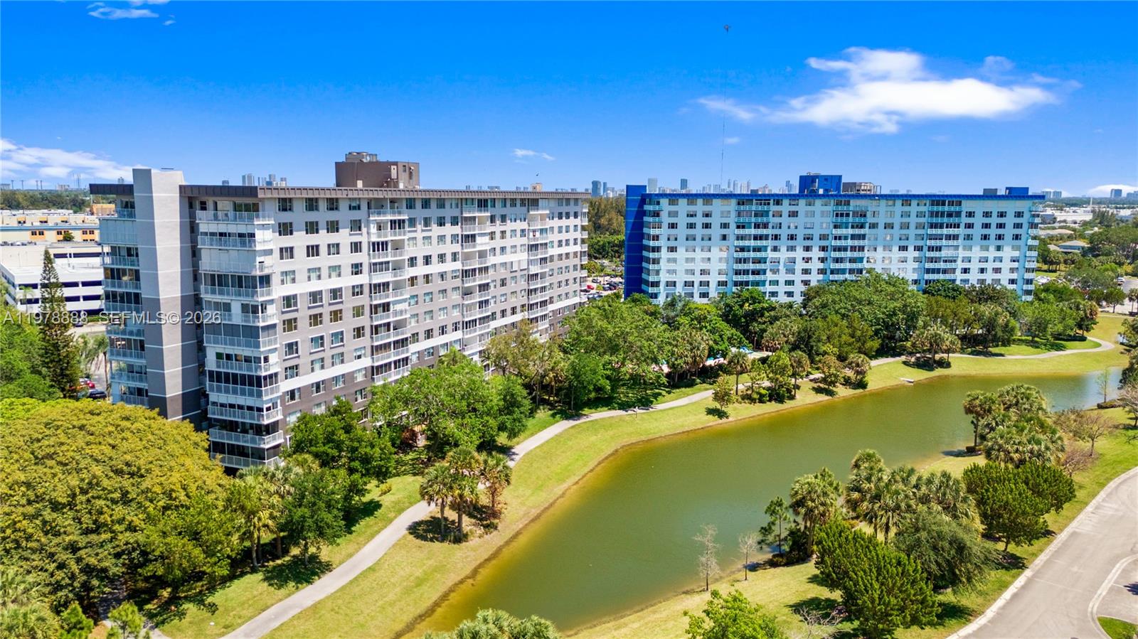 HILLCREST EAST NO 27 COND - Residential