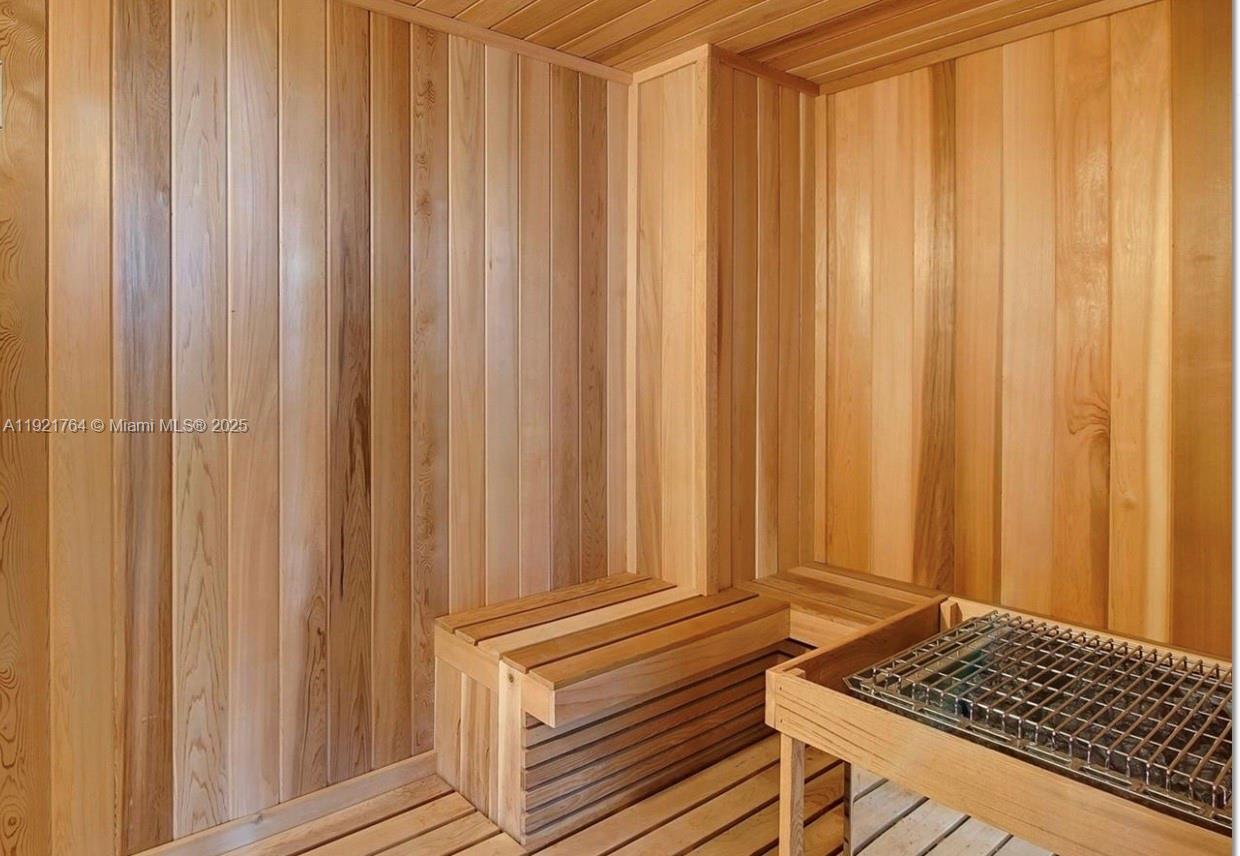 ICON BAY CONDO - Residential