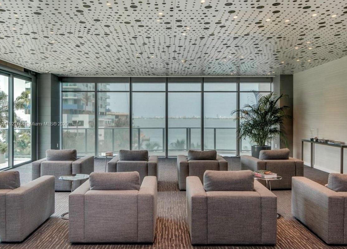 ICON BAY CONDO - Residential