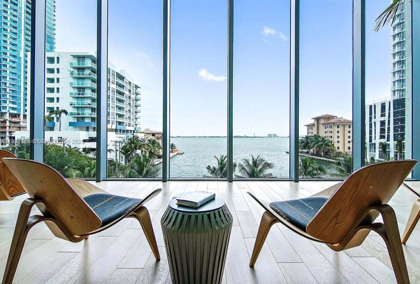 ICON BAY CONDO - Residential