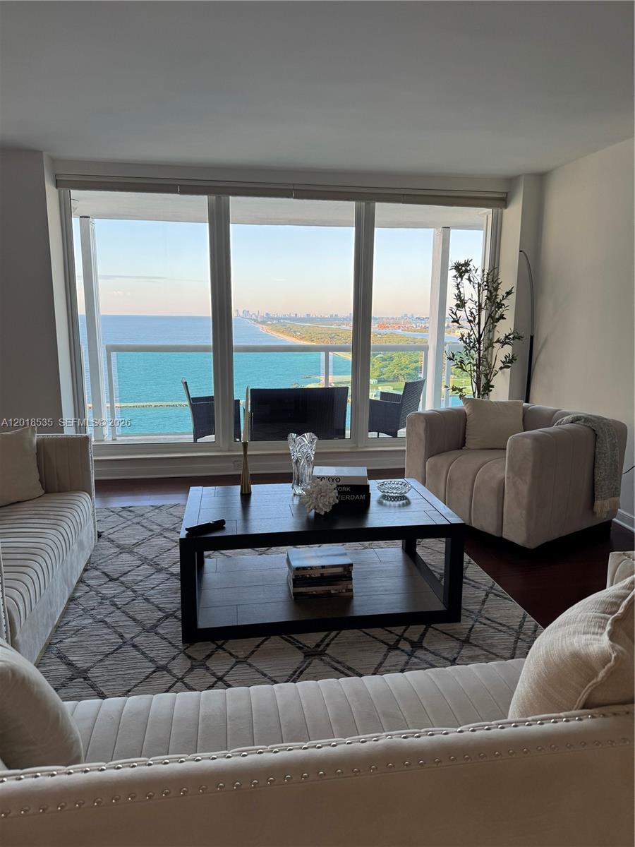 2100 S Ocean Ln 2308, Fort Lauderdale, FL, 33316/$1,150,000 4 2100 S Ocean Ln 2308