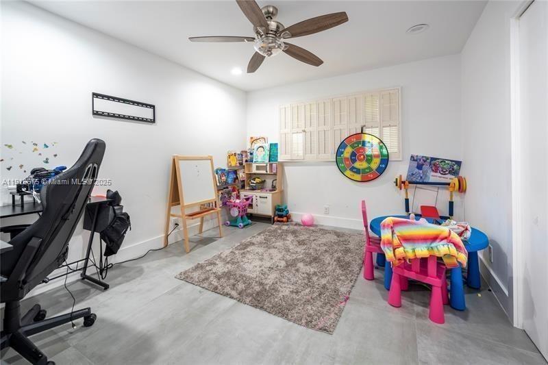 HOLLYWOOD HILLS NORTH SEC - Residential Lease