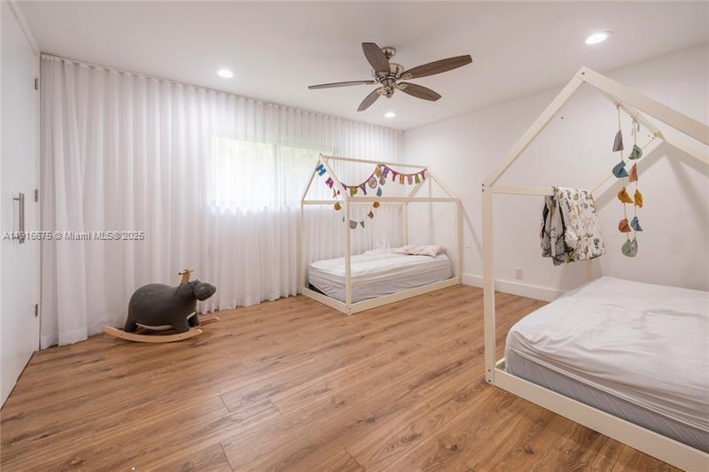 HOLLYWOOD HILLS NORTH SEC - Residential Lease