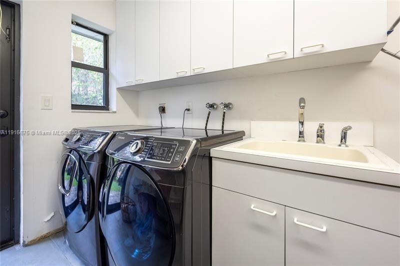 HOLLYWOOD HILLS NORTH SEC - Residential Lease