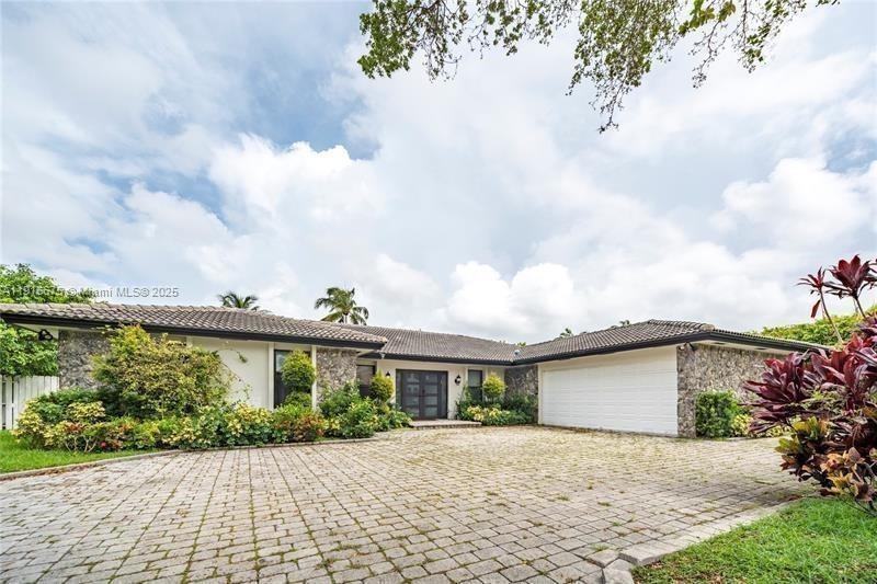 HOLLYWOOD HILLS NORTH SEC - Residential Lease