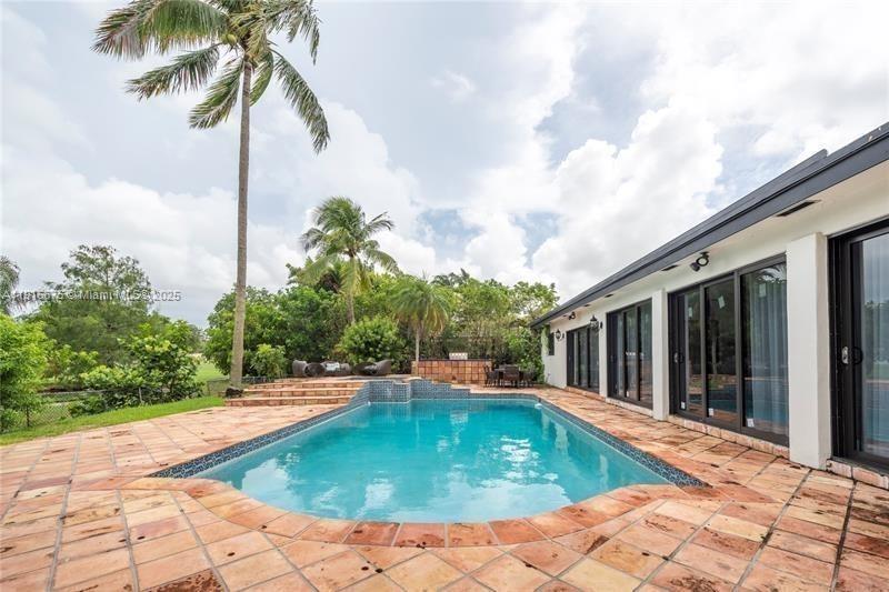 HOLLYWOOD HILLS NORTH SEC - Residential Lease