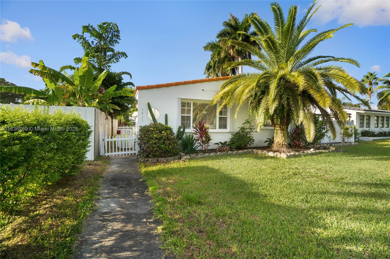 SUNSET TRAILS NO 4 - Residential