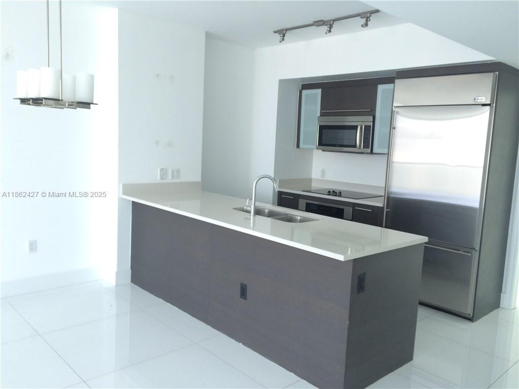 500 BRICKELL WEST CONDO - Residential