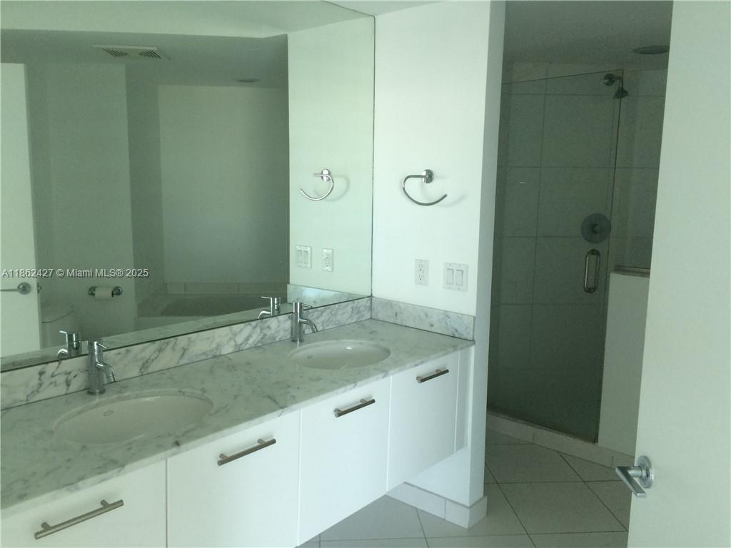 500 BRICKELL WEST CONDO - Residential