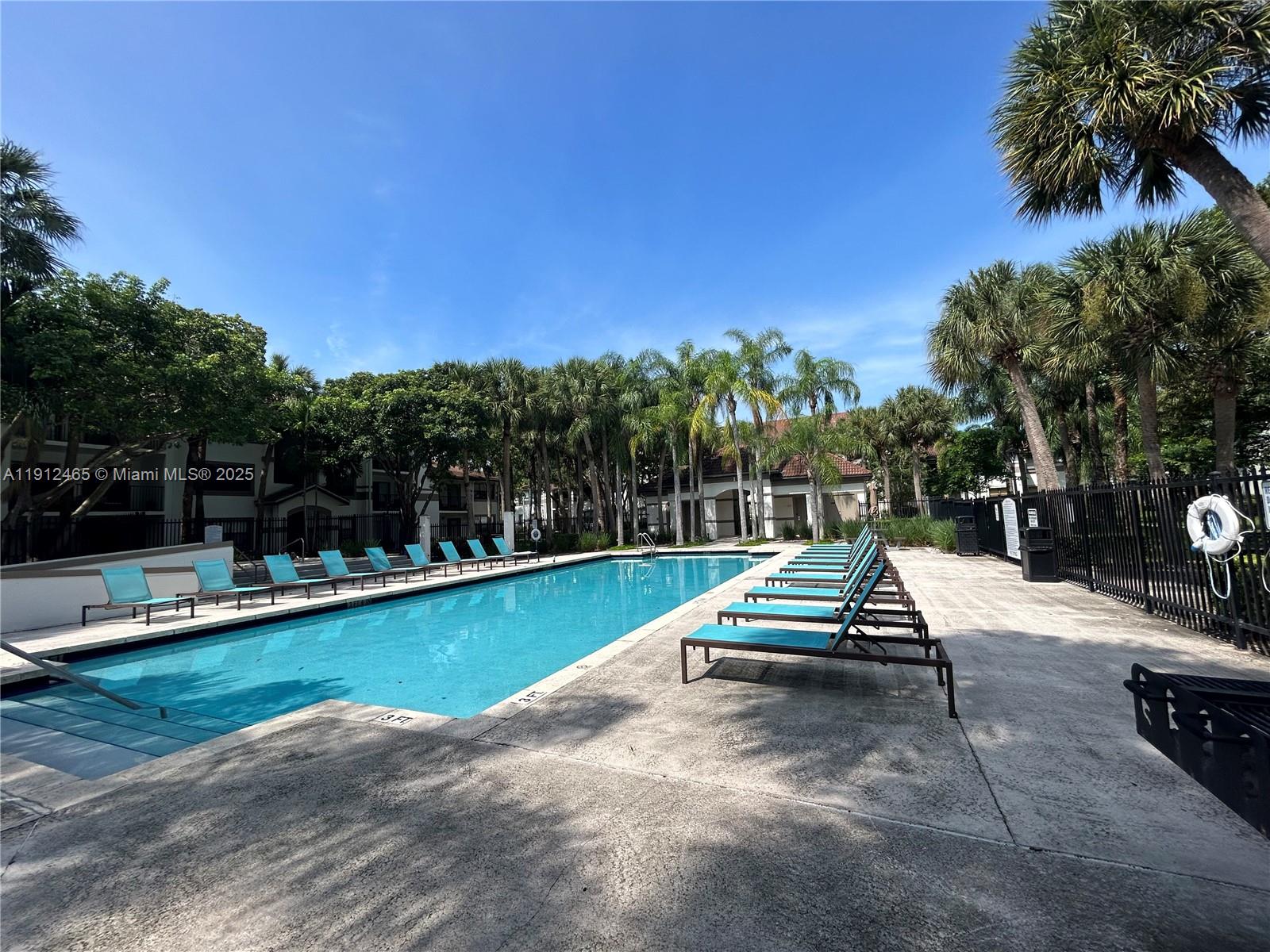 HOLLYWOOD PARC CONDOMINIU - Residential Lease