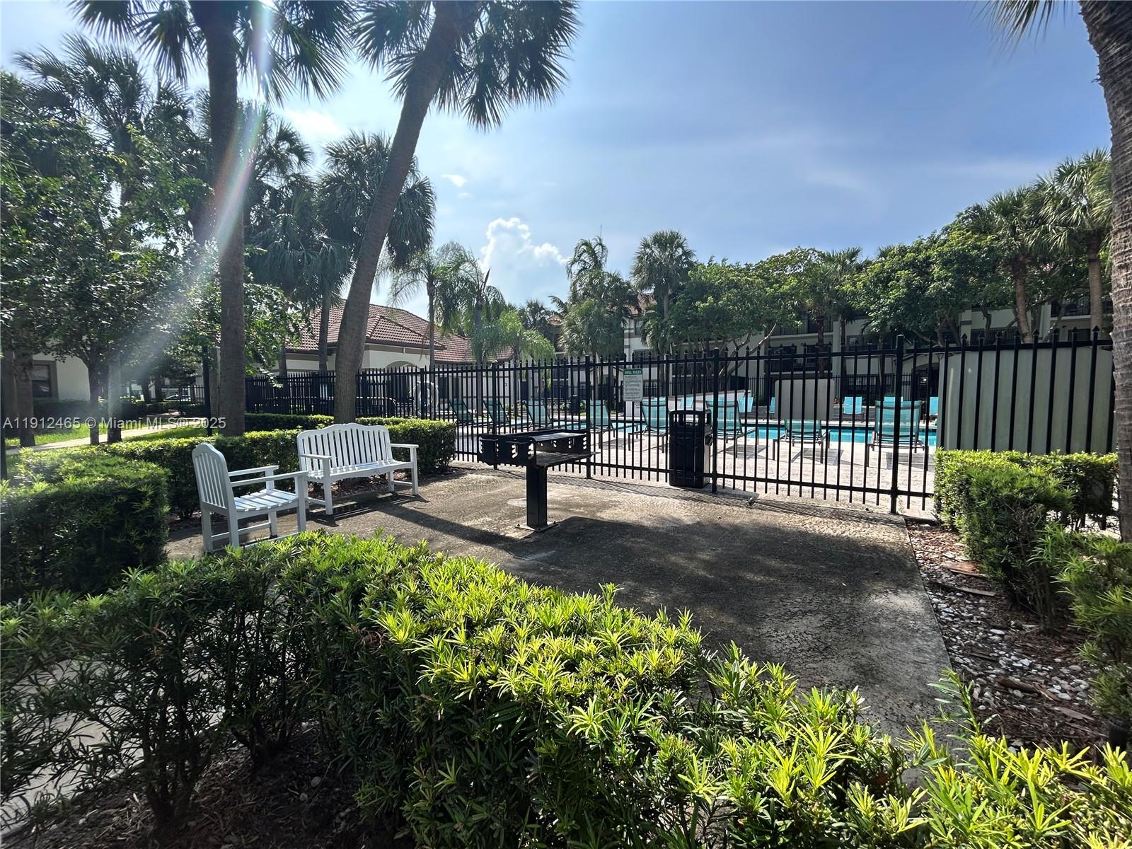 HOLLYWOOD PARC CONDOMINIU - Residential Lease