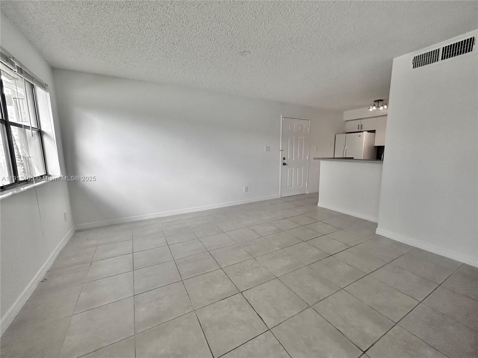 HOLLYWOOD PARC CONDOMINIU - Residential Lease