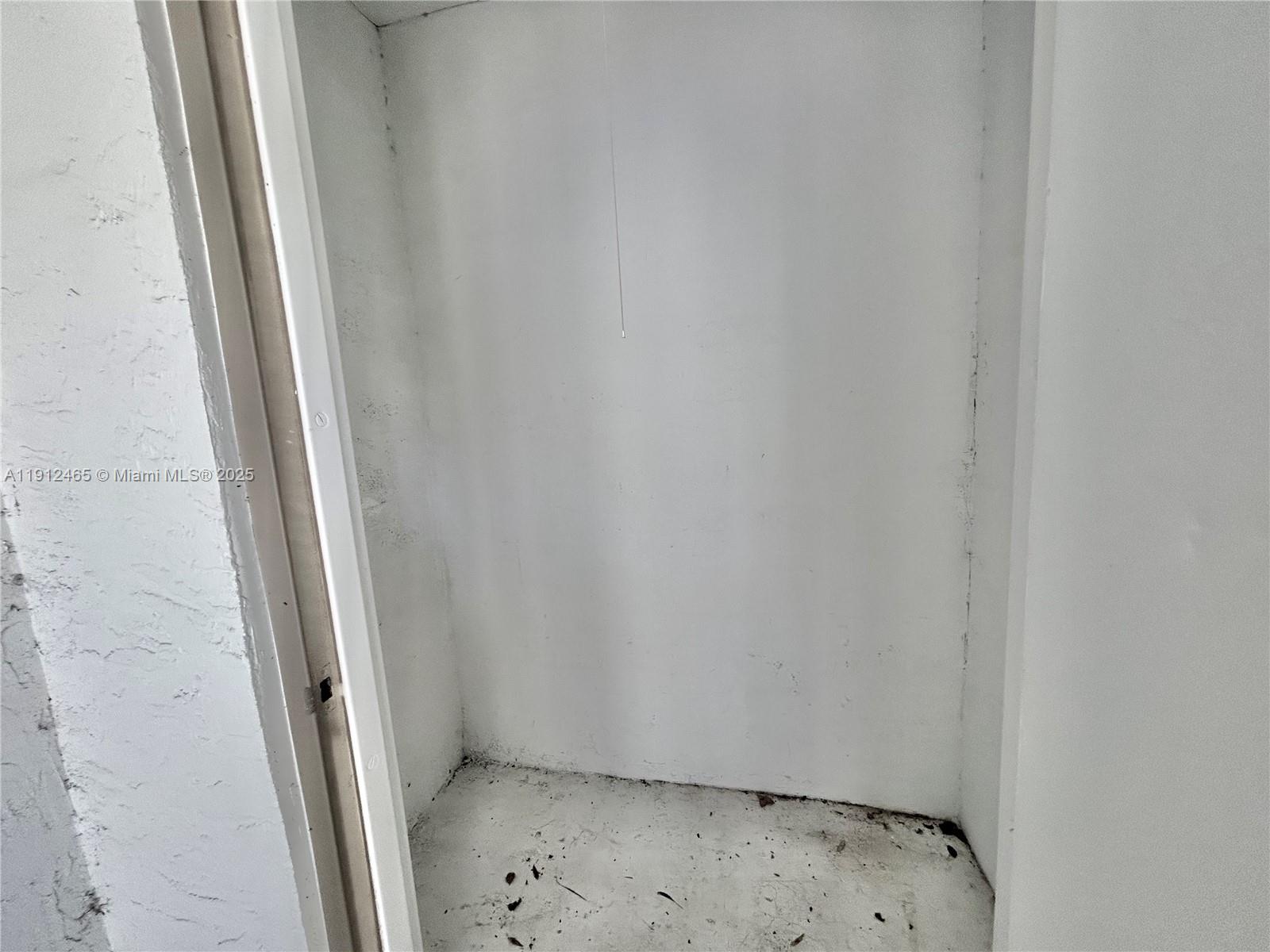 HOLLYWOOD PARC CONDOMINIU - Residential Lease