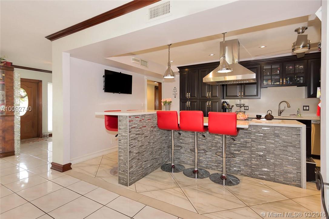 Hollywood Hills 6-22 B - Residential