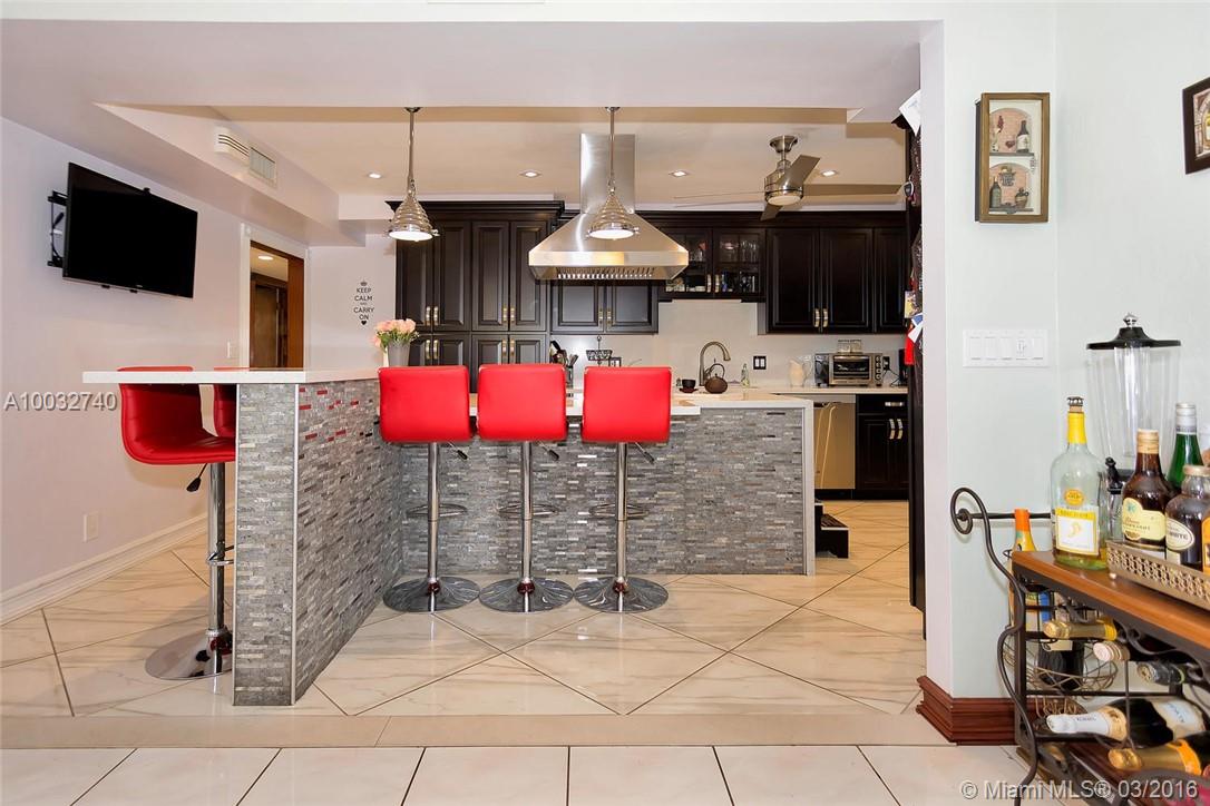 Hollywood Hills 6-22 B - Residential