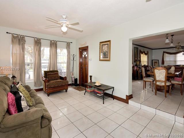 Hollywood Hills 6-22 B - Residential