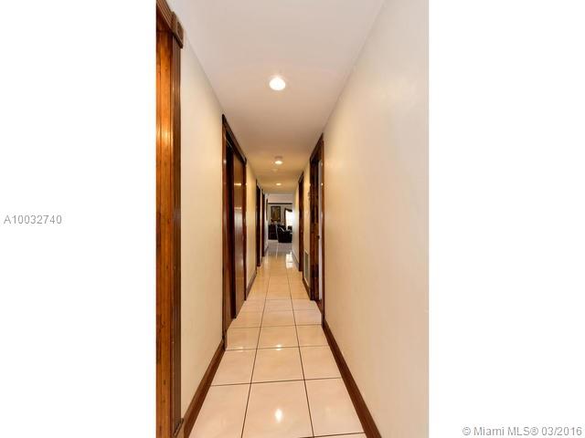 Hollywood Hills 6-22 B - Residential