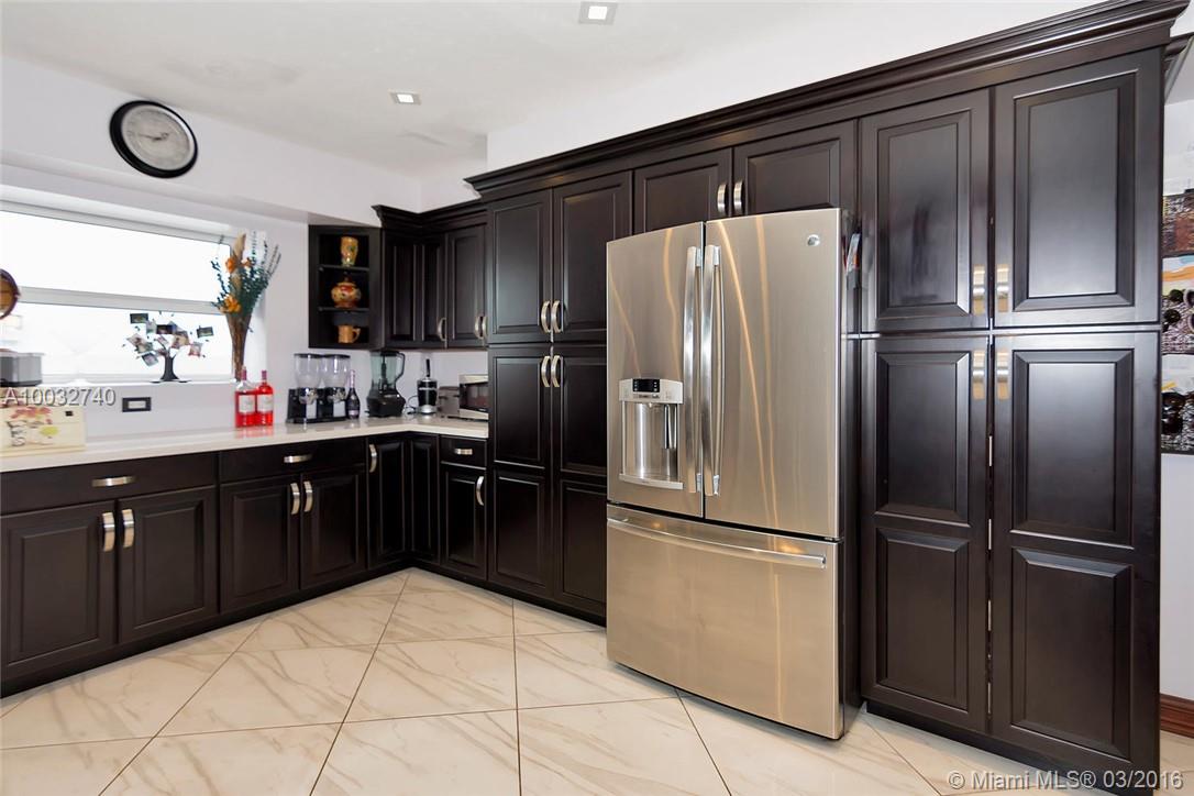 Hollywood Hills 6-22 B - Residential