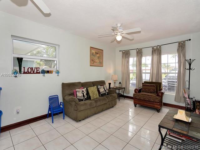 Hollywood Hills 6-22 B - Residential