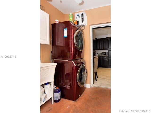 Hollywood Hills 6-22 B - Residential