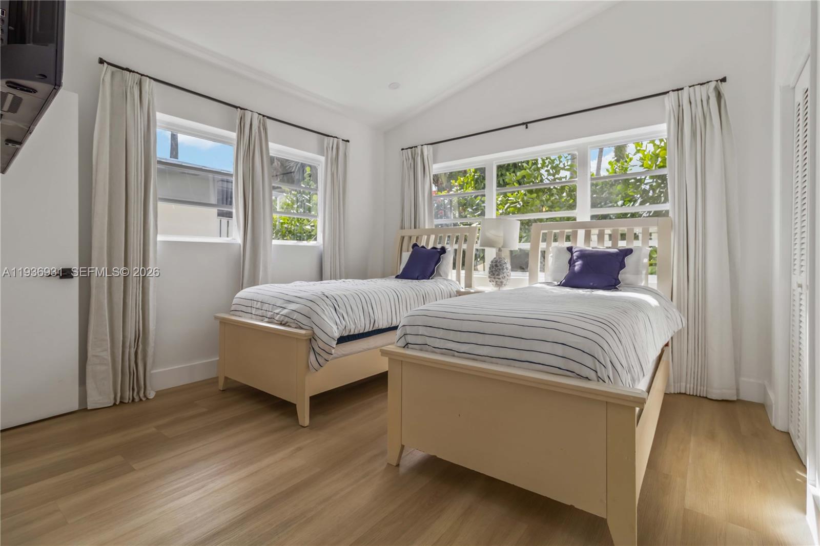 BELLE MEADE ISLAND - Residential Lease