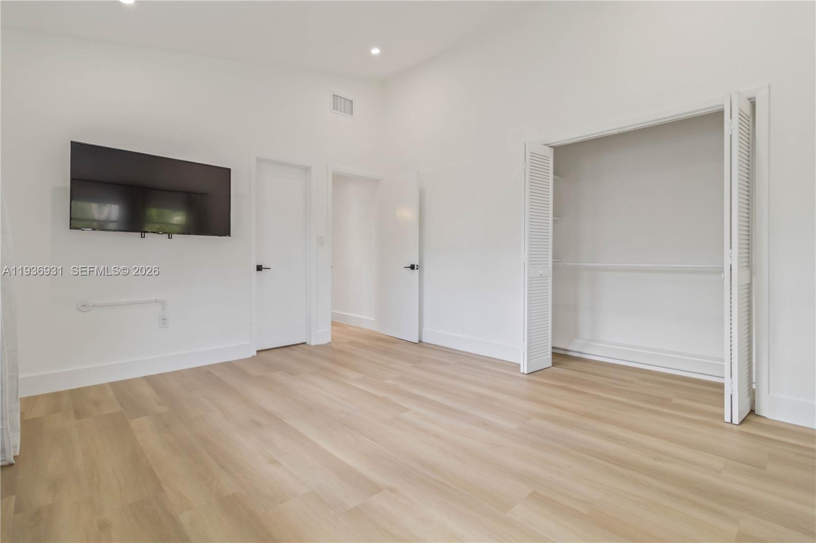 BELLE MEADE ISLAND - Residential Lease