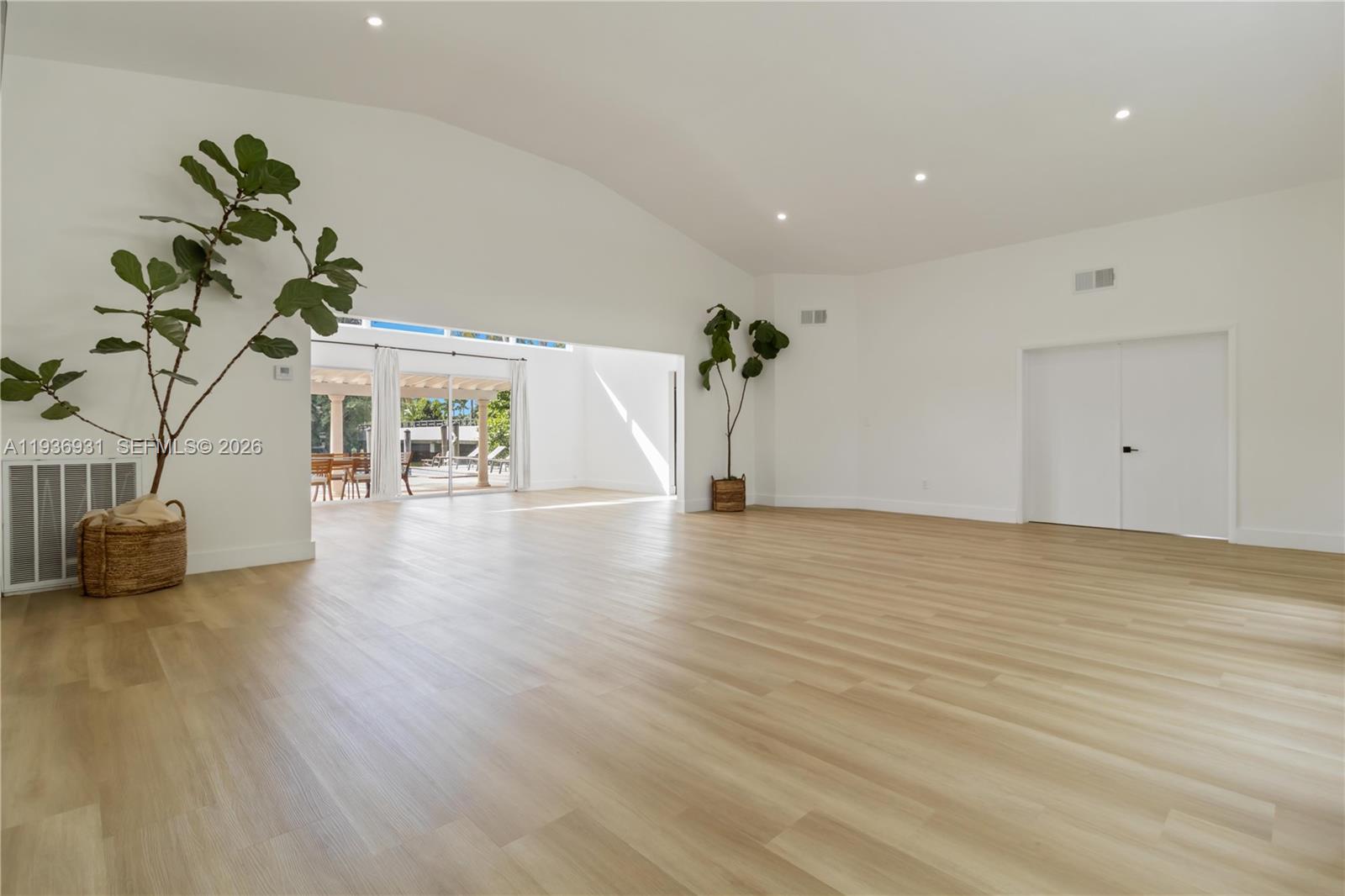 BELLE MEADE ISLAND - Residential Lease