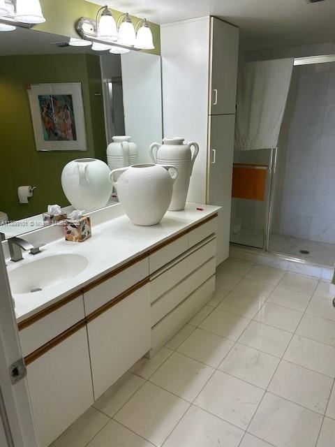 MYSTIC POINTE TOWER 500 C - Residential
