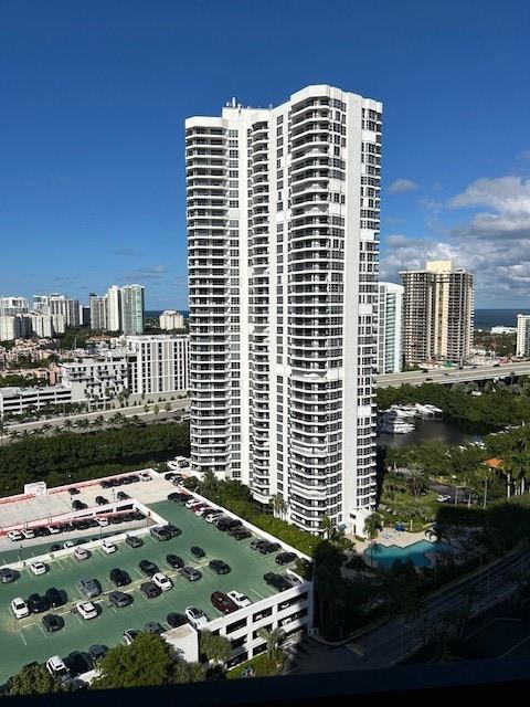 MYSTIC POINTE TOWER 500 C - Residential