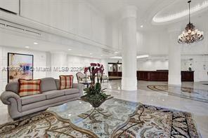 MYSTIC POINTE TOWER 500 C - Residential