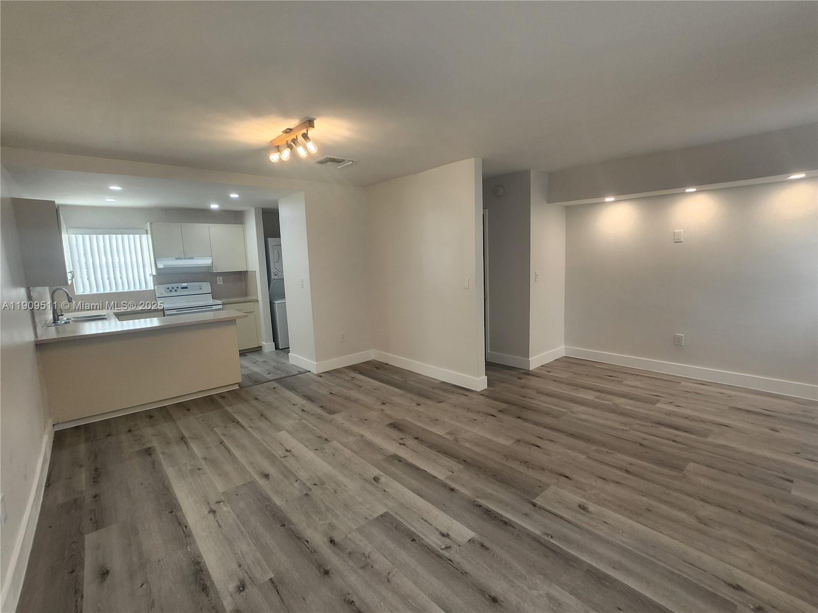 PARKERS CHESTER TERR - Residential Lease