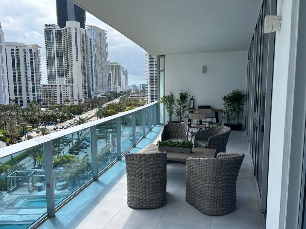 SUNNY ISLES BEACH - Residential Lease