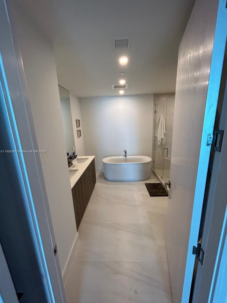 SUNNY ISLES BEACH - Residential Lease