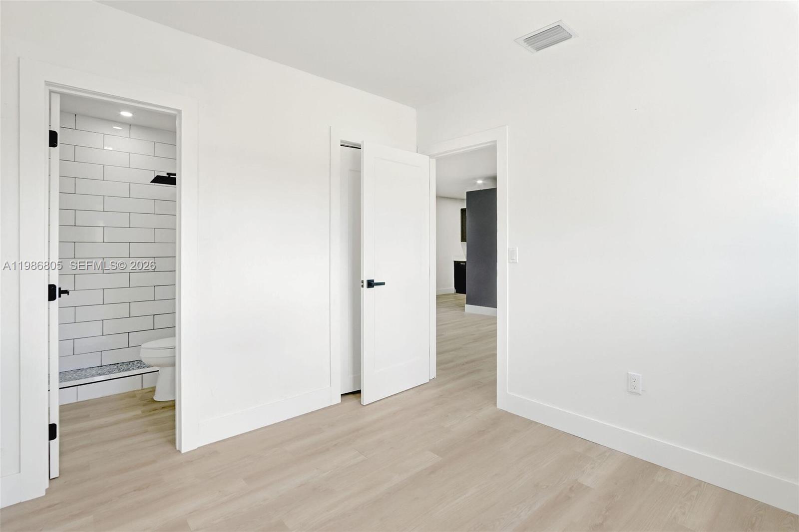 CRAVERO LAKE SHORE EST 3R - Residential