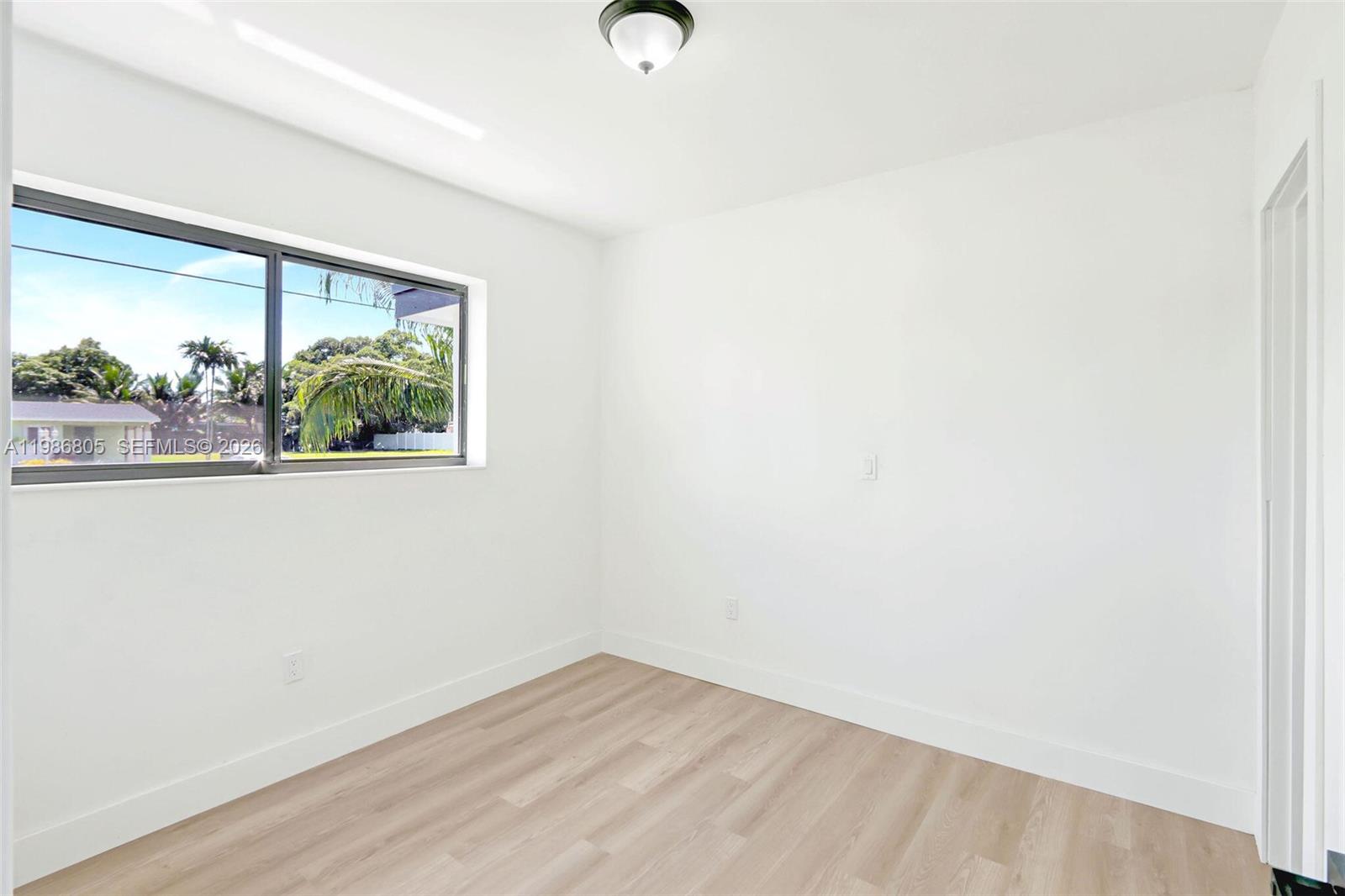 CRAVERO LAKE SHORE EST 3R - Residential