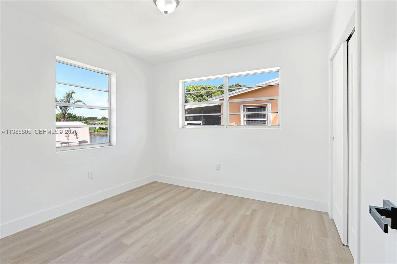 CRAVERO LAKE SHORE EST 3R - Residential