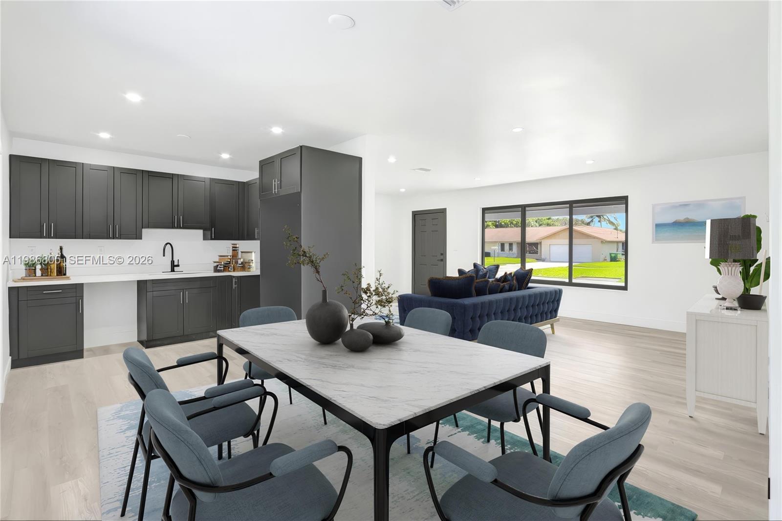 CRAVERO LAKE SHORE EST 3R - Residential