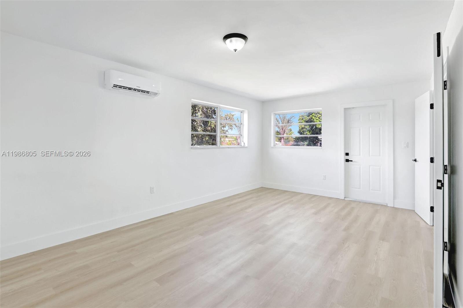 CRAVERO LAKE SHORE EST 3R - Residential