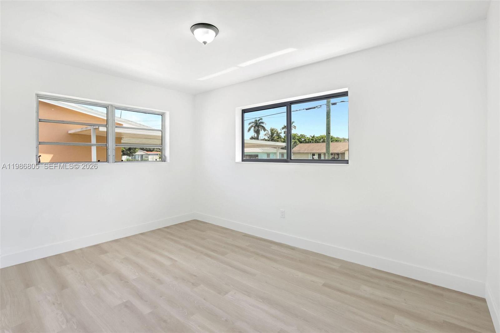 CRAVERO LAKE SHORE EST 3R - Residential