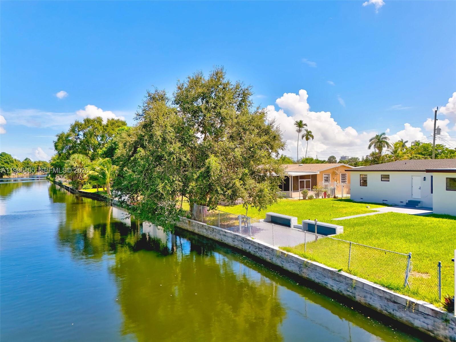 CRAVERO LAKE SHORE EST 3R - Residential