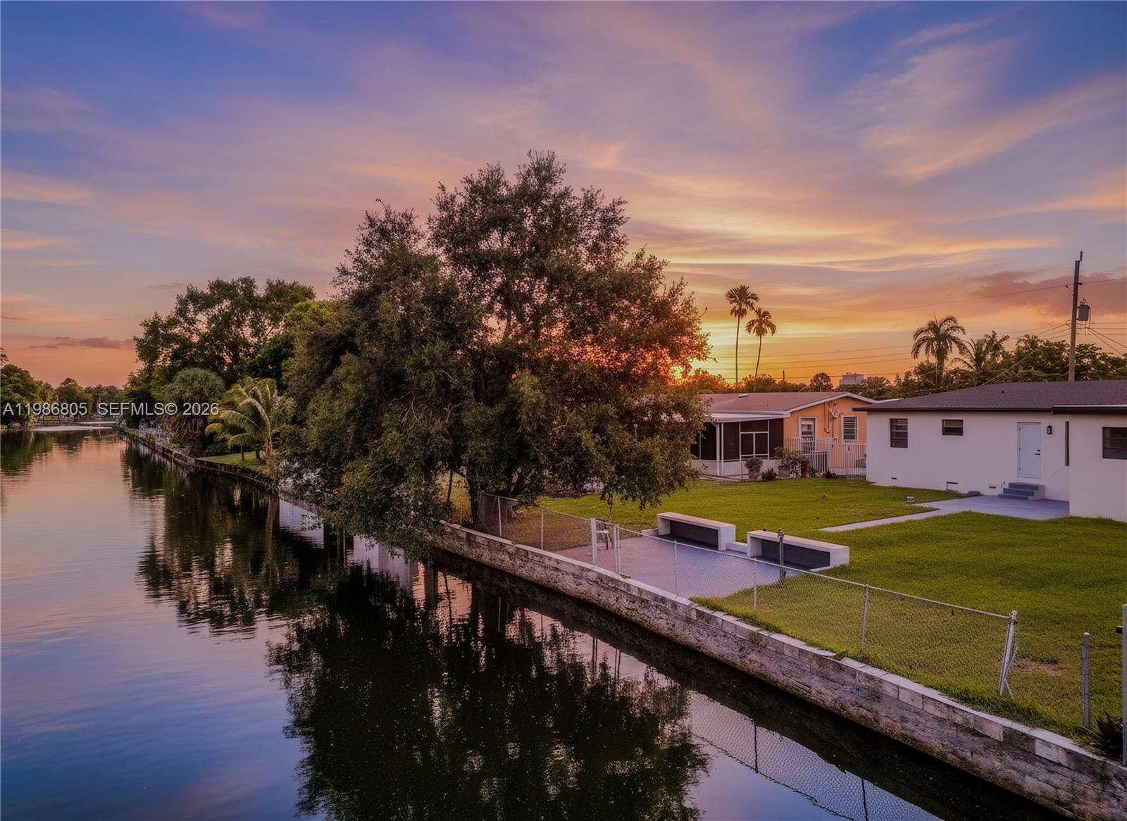 CRAVERO LAKE SHORE EST 3R - Residential