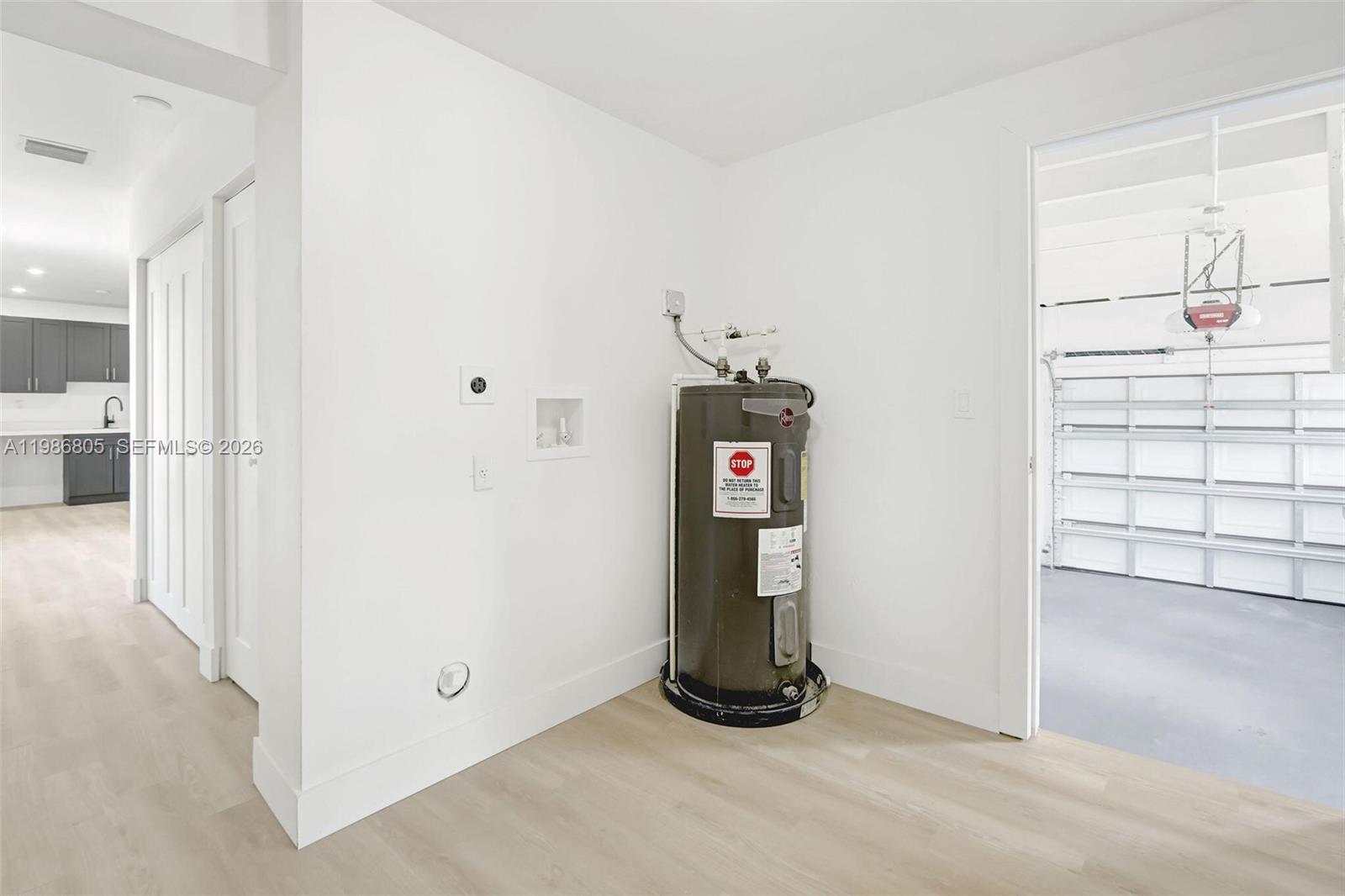 CRAVERO LAKE SHORE EST 3R - Residential