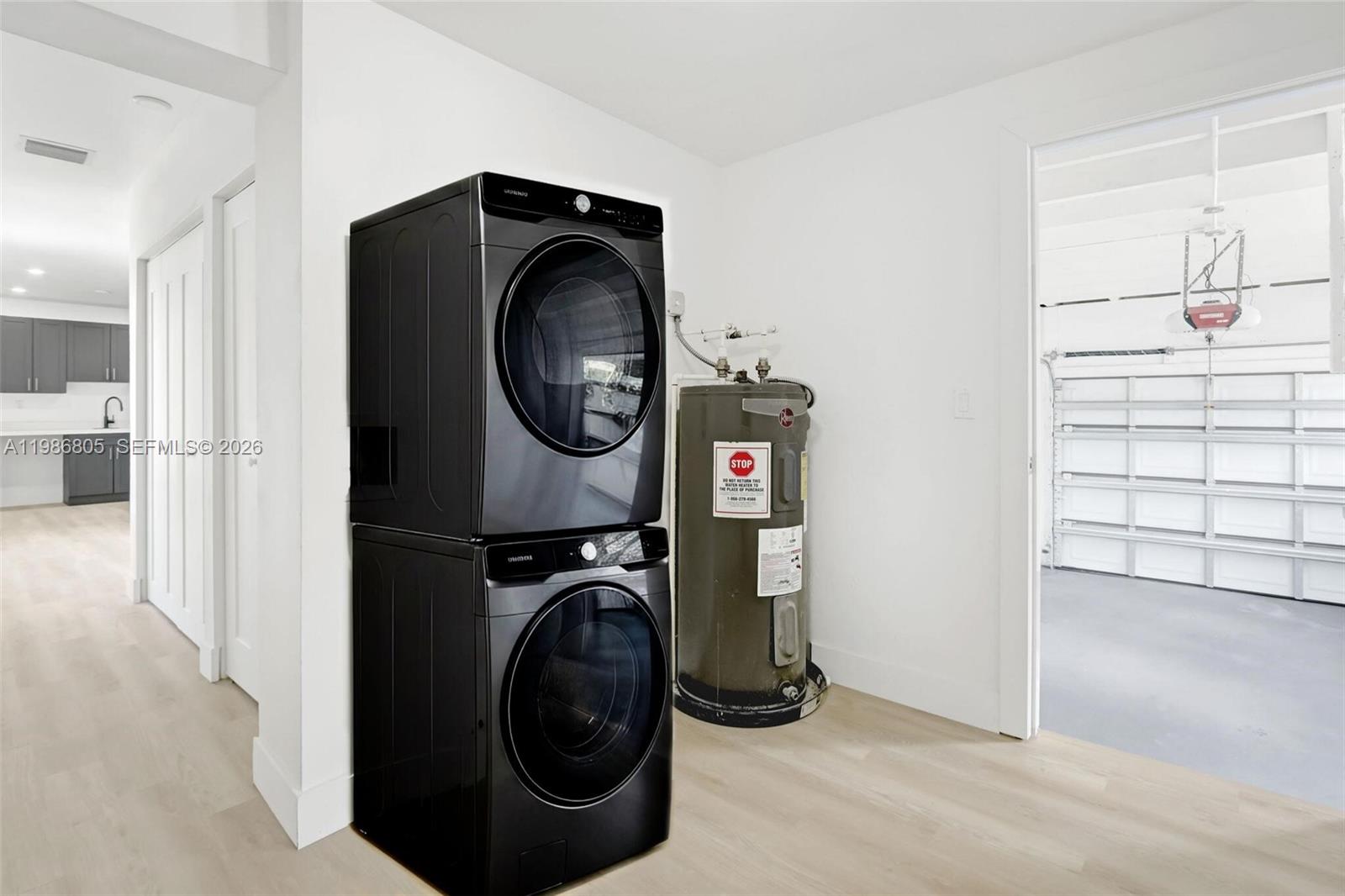 CRAVERO LAKE SHORE EST 3R - Residential