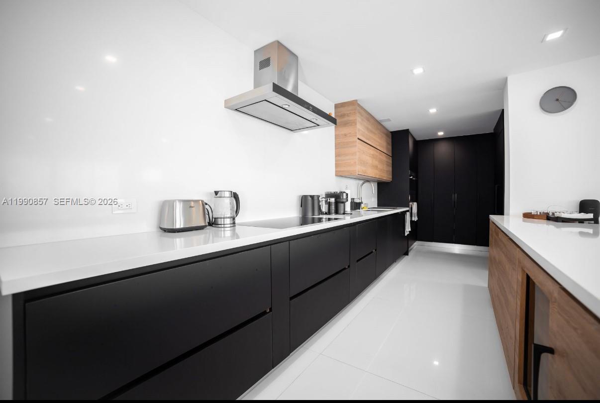 5600 CONDO - Residential