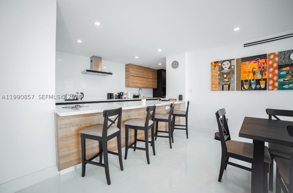 5600 Collins Ave 14K