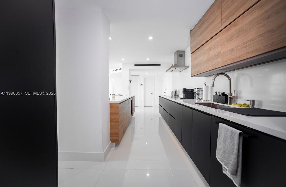 5600 CONDO - Residential