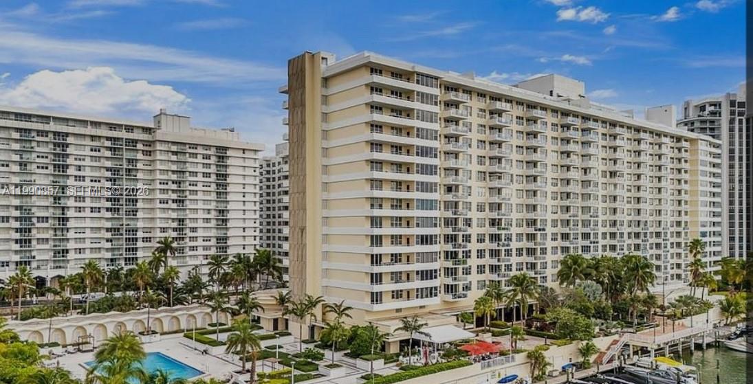 5600 CONDO - Residential